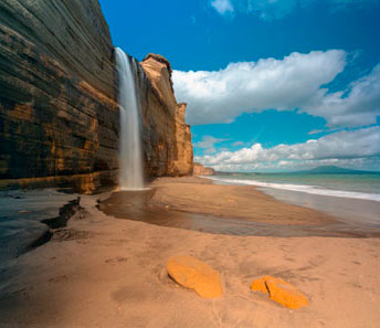 A hike on Kunashir Island with an ascent to Tyatya Volcano