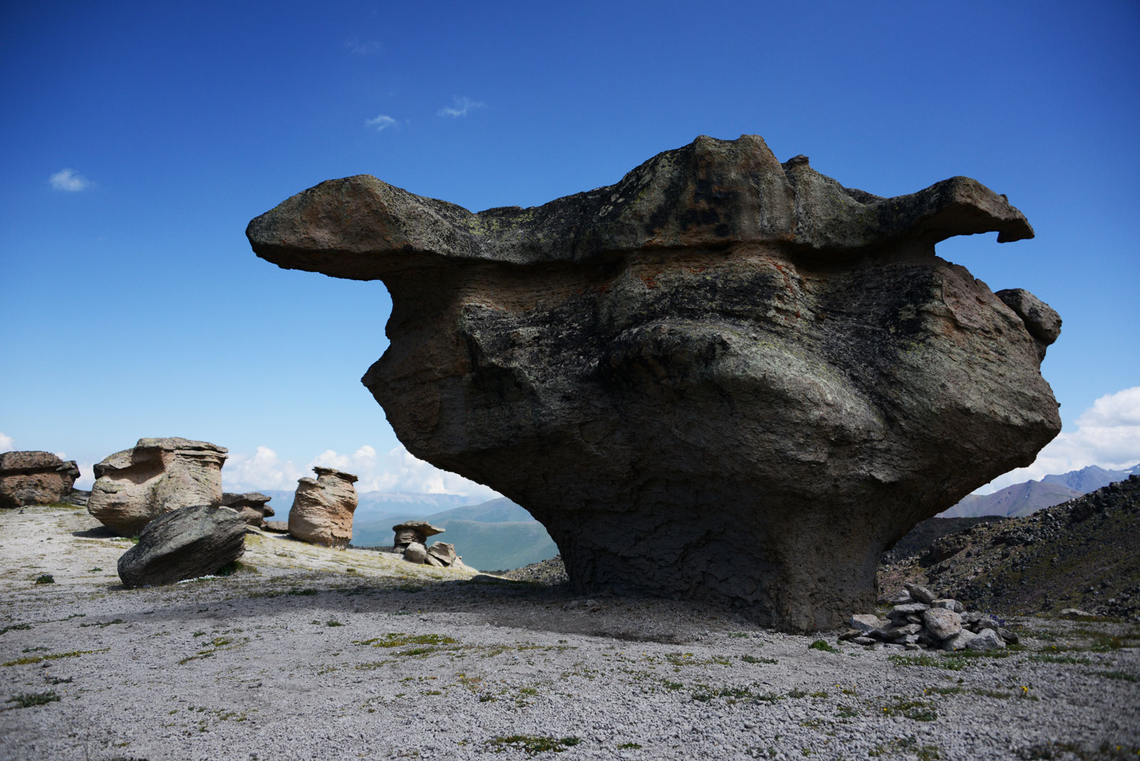 Каменные грибы, Эльбрус