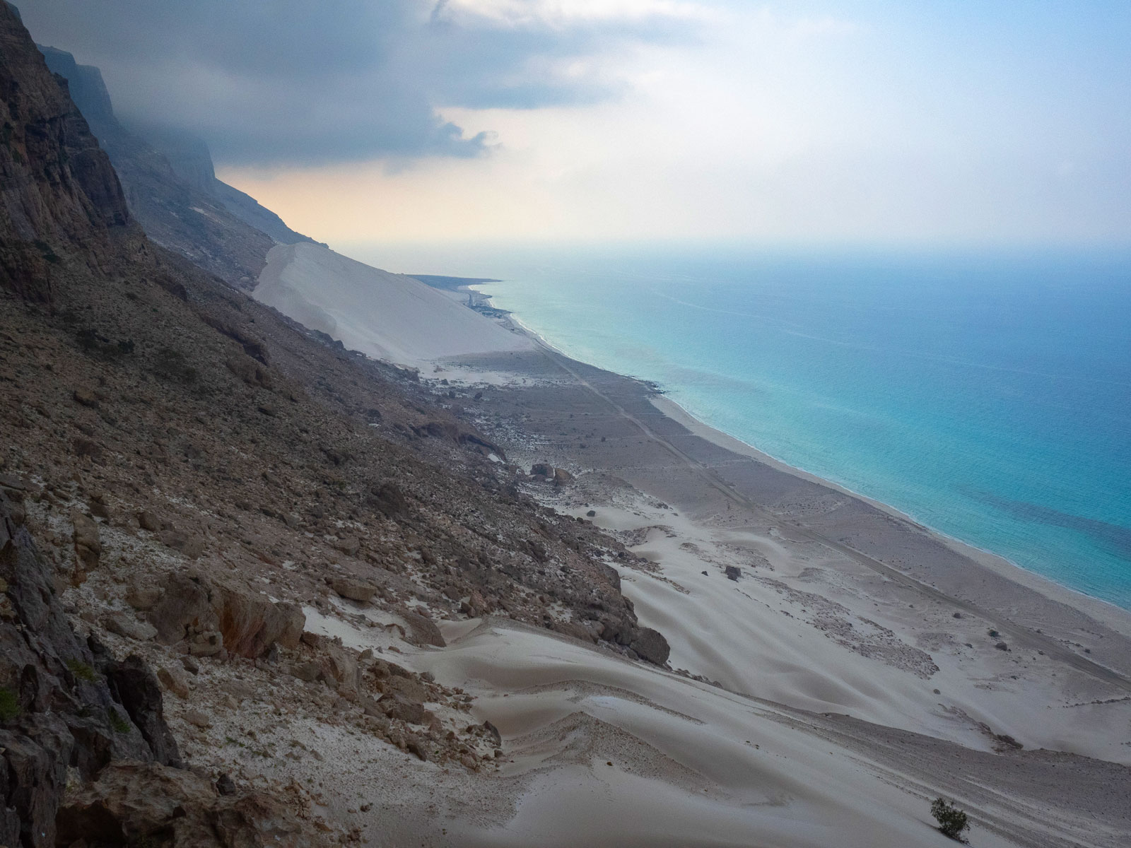 Горы, море, Сокотра
