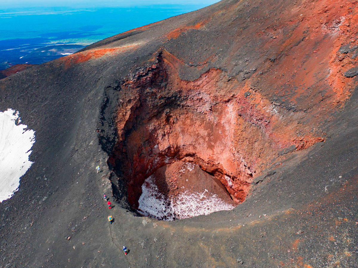 Один из кратеров БТТИ, Толбачик, Камчатка